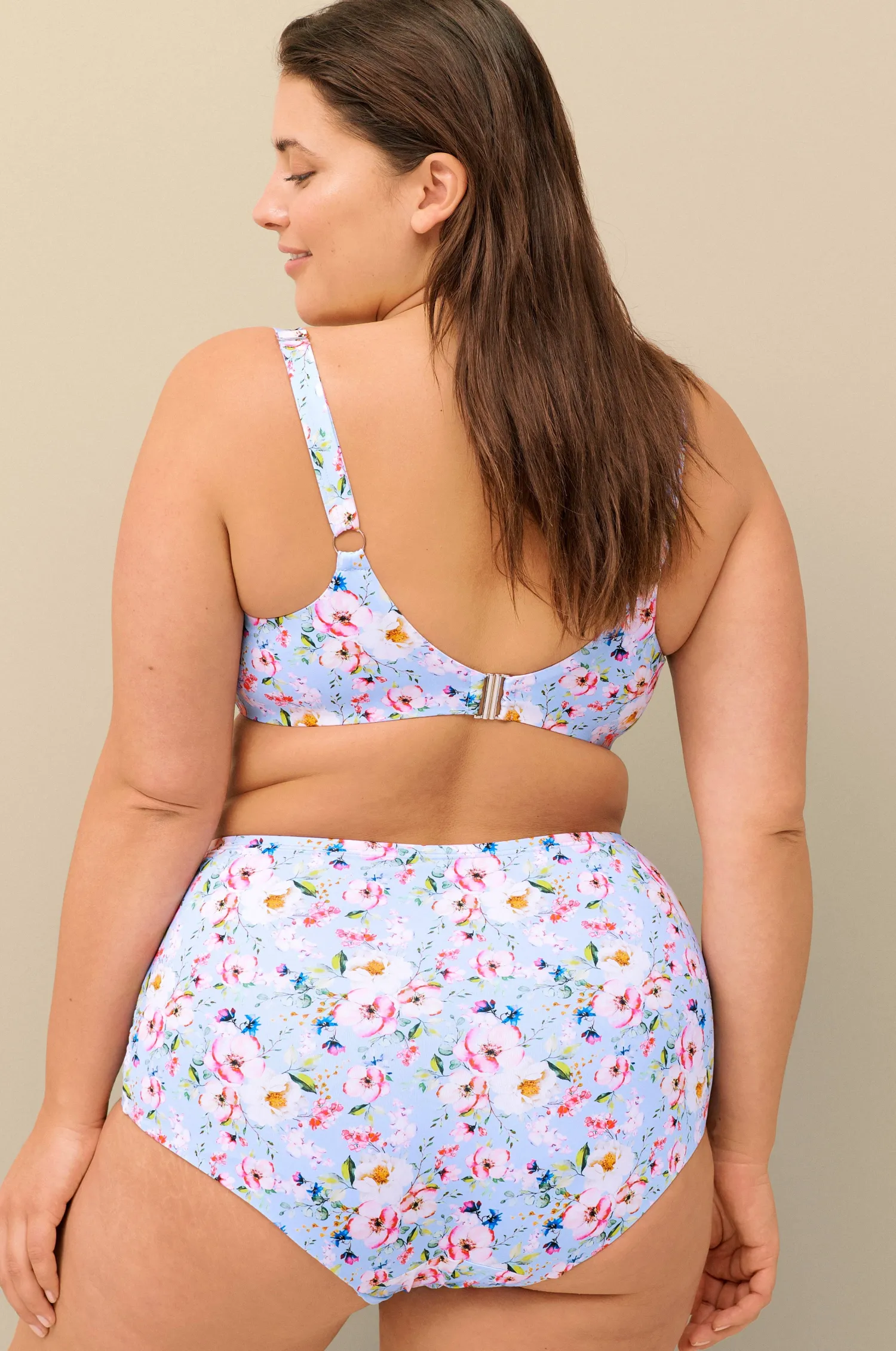 Dam Ellos Bikinitrosa Saga Med Shapingeffekt