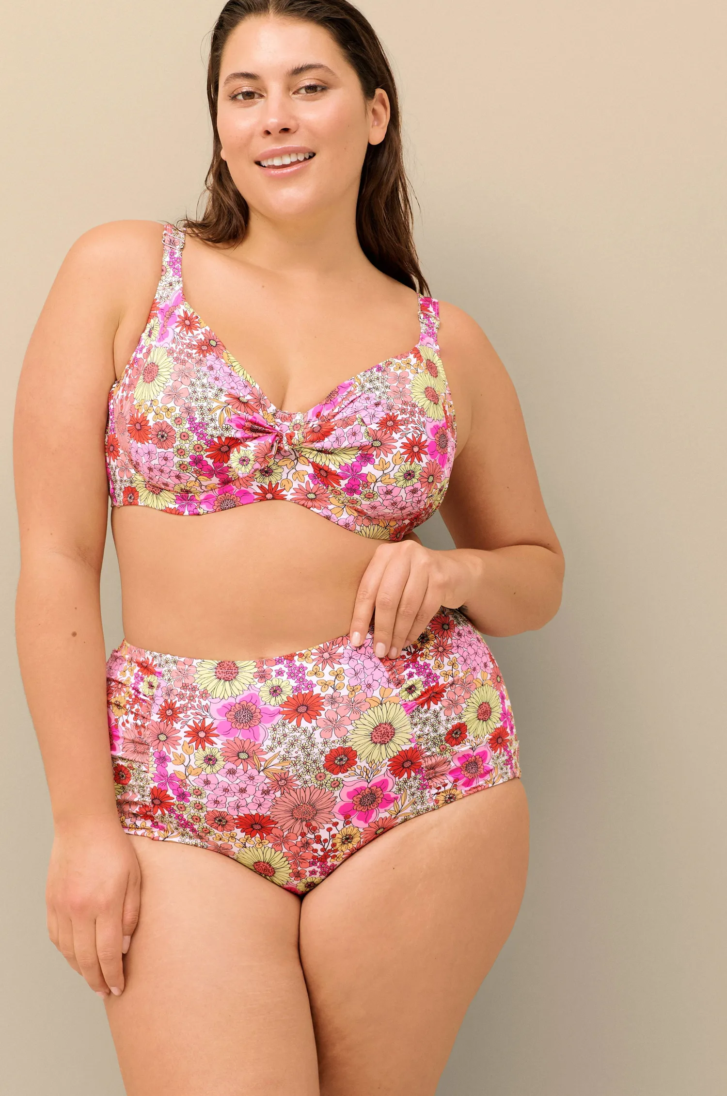Dam Ellos Bikinitrosa Saga Med Shapingeffekt