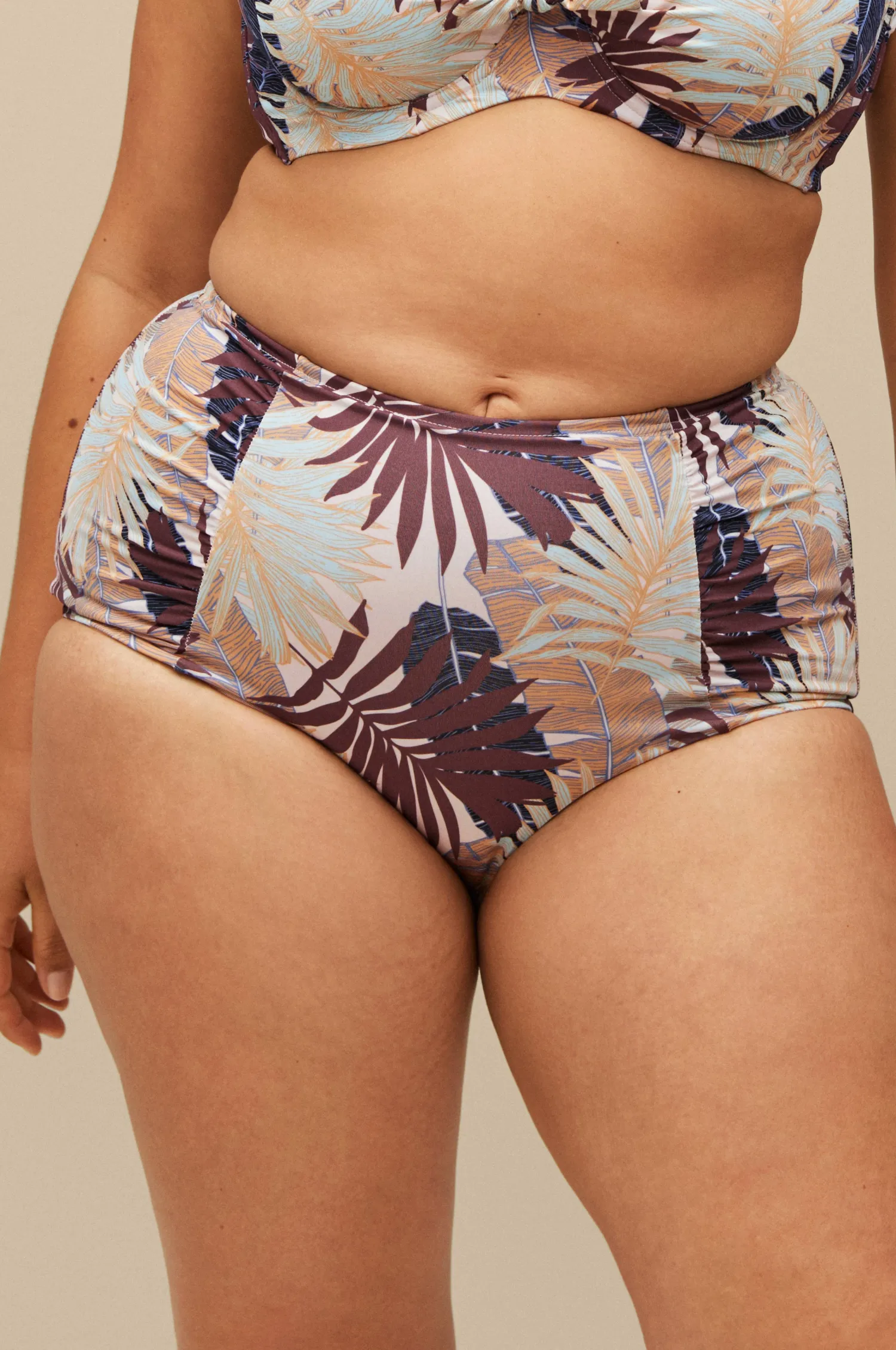Dam Ellos Bikinitrosa Saga Med Shapingeffekt