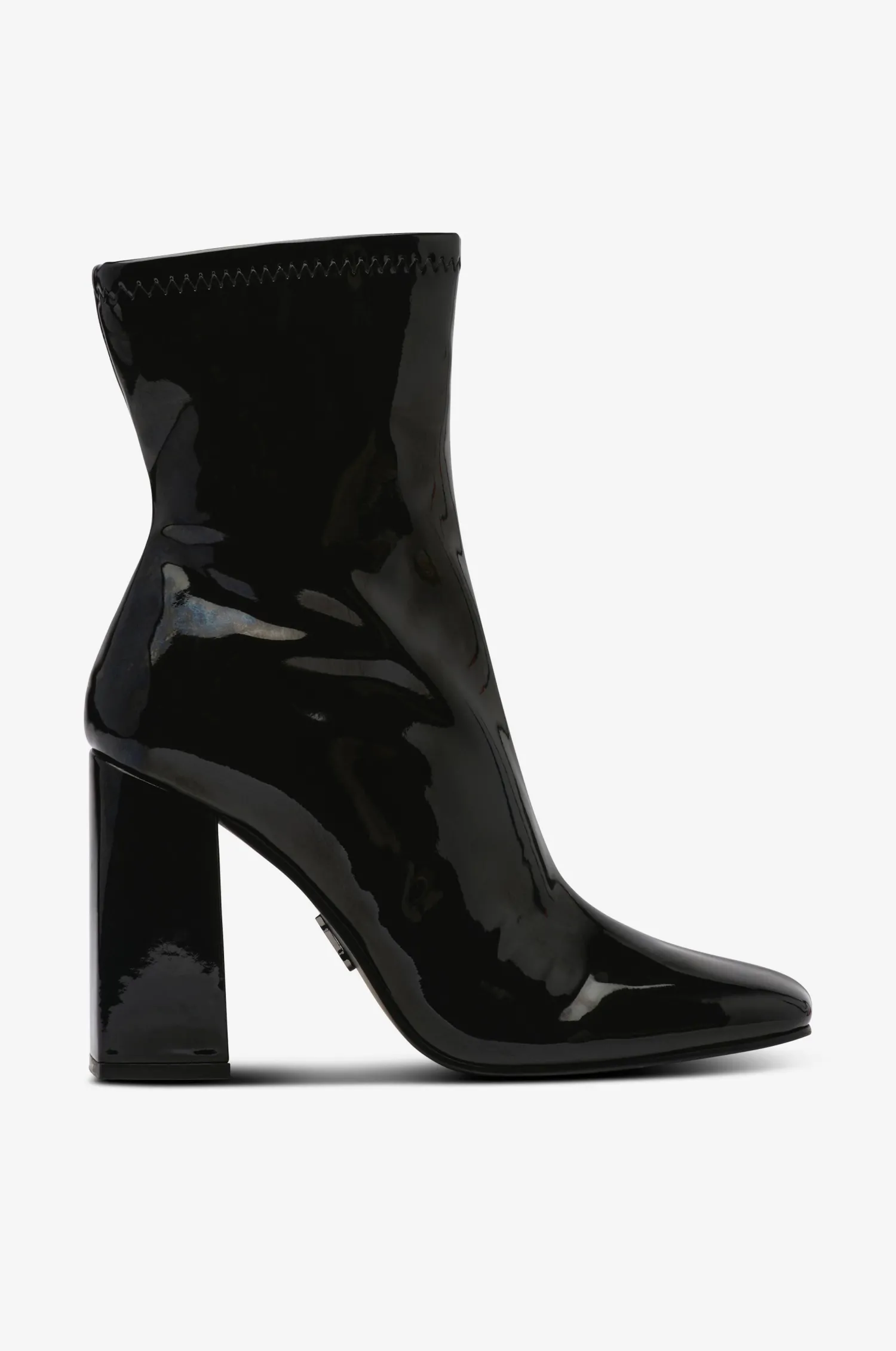 Dam Steve Madden Boots Traverse Bootie