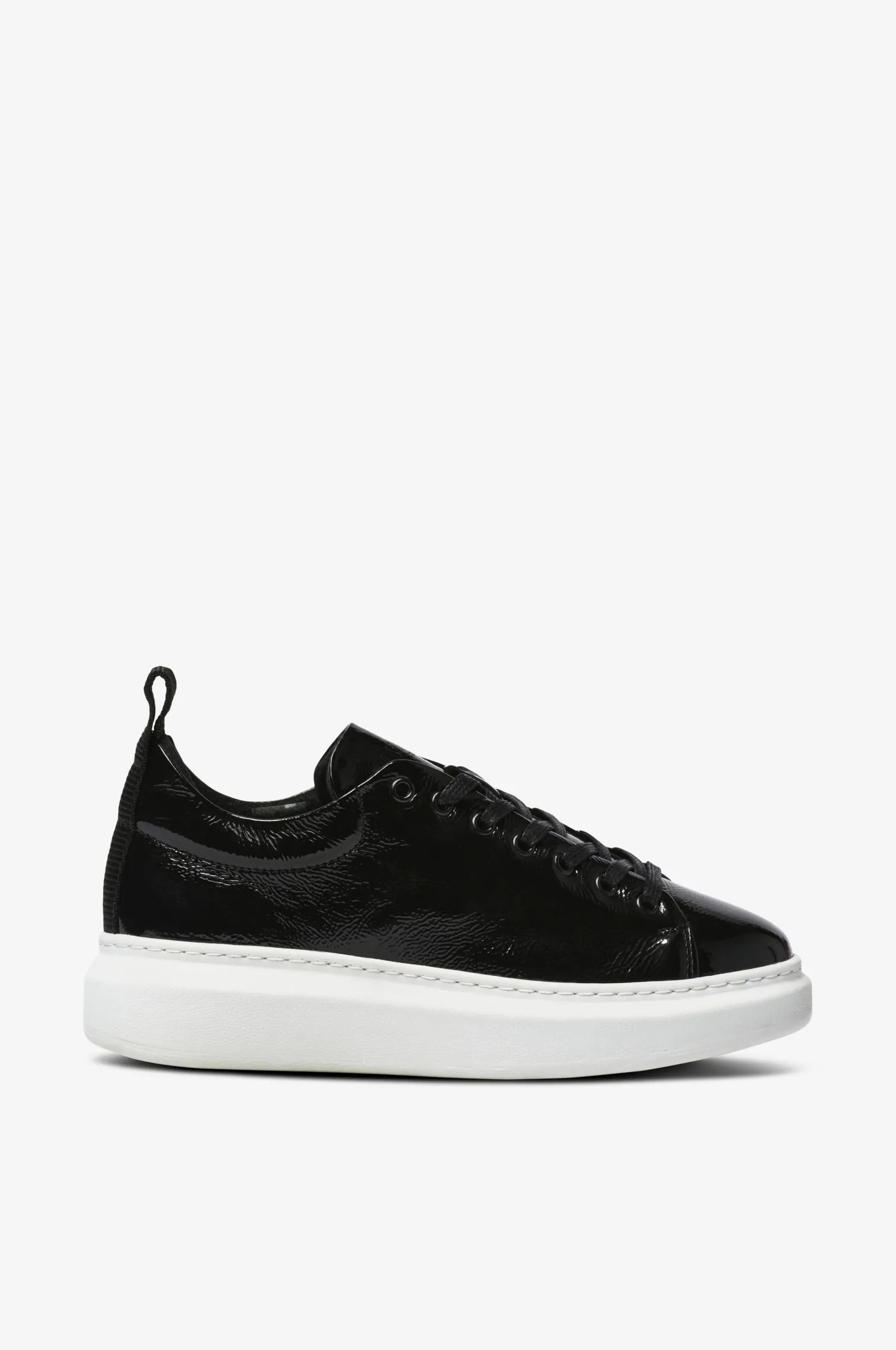 Dam Pavement Sneakers Dee Patent